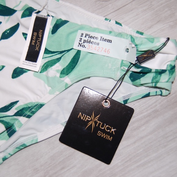 *NWT* Leaf Print Two Piece Padded Swimsuit/Bikini - Picture 4 of 4